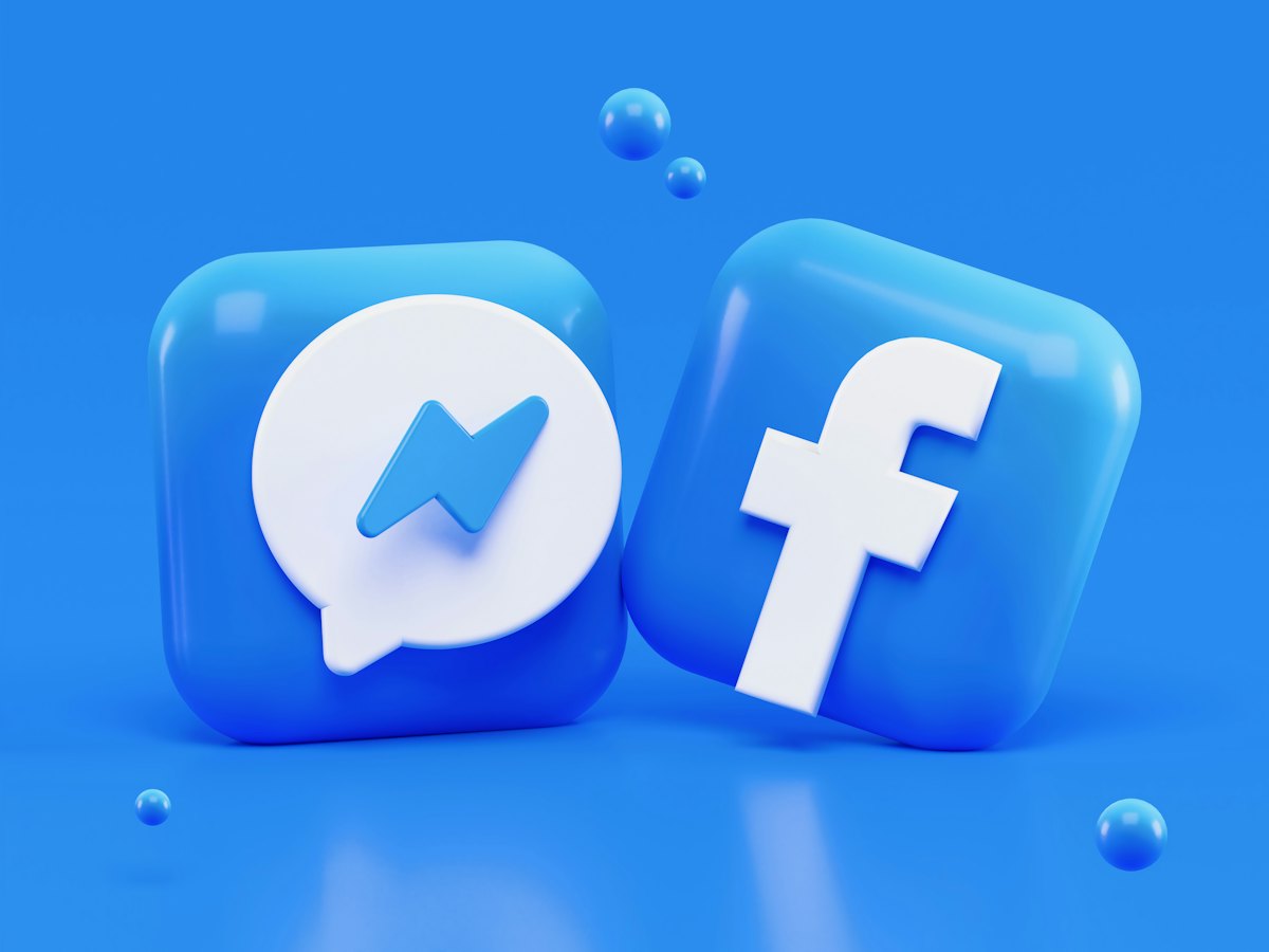 Facebook and Messenger app icons